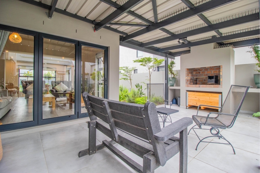3 Bedroom Property for Sale in Aan de Wijnlanden Western Cape